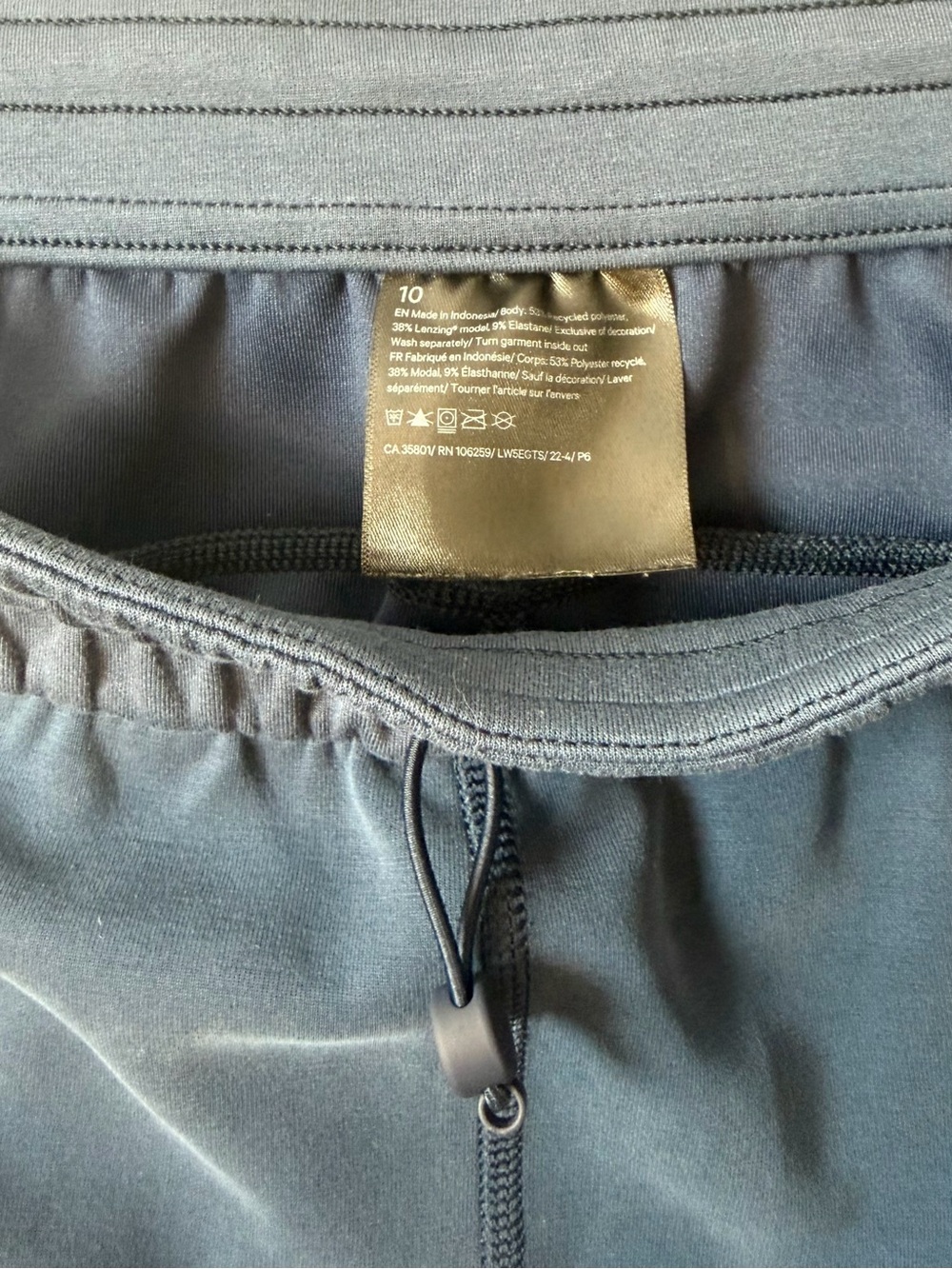 Lululemon Softstreme High-Rise Pant
True Navy Size 10 - Picture 13 of 14
